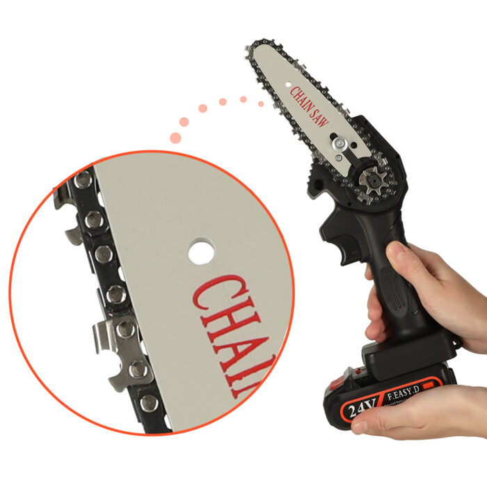 Mini-chainsaw-USB-saw-in-case-135635.jpg